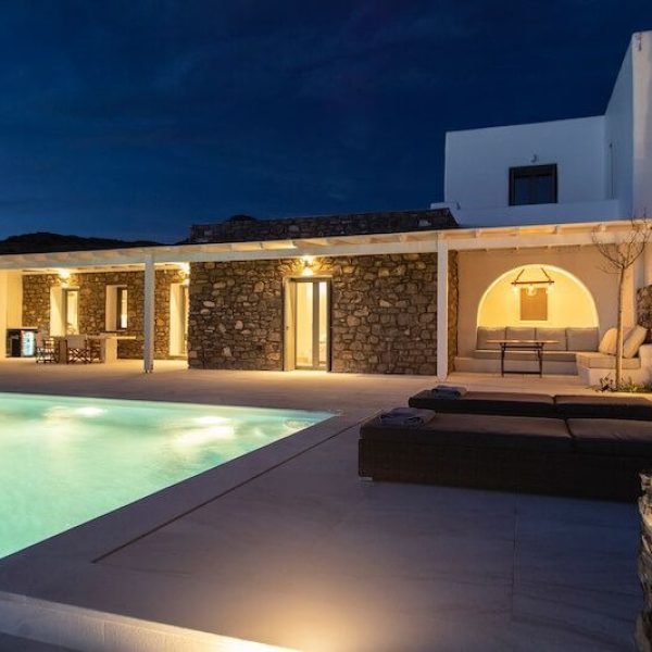 Villas in Paros